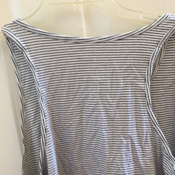 FINAL MARKDOWN LADIES universal thread tank medium - Picture 3 of 3